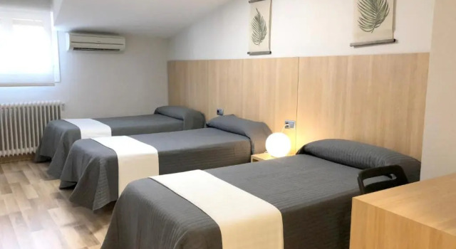 Camera tripla Standard Hostal Bearan