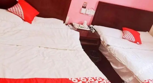 1314 theme hotel (Qingdao Licun Pedestrian Street)