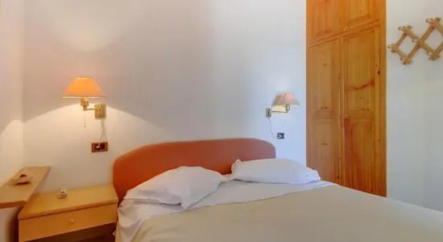 Apartments Villa Julija, Забронировать Апартаменты/квартира Отели Мали-Лошиня с парковкой, рядом с Mali Losinj Ferry Port, Парковка