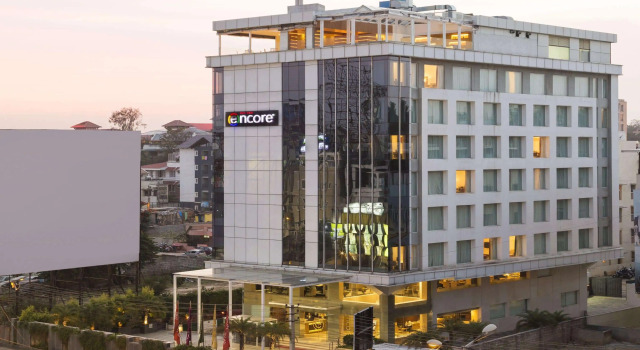 Ramada Encore Domlur Bangalore, Забронировать Отель Индиранагар Бангалор, рядом с Больница Манипал