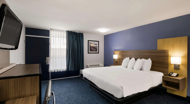 Двухместный номер Standard SureStay Plus by Best Western Pigeon Forge