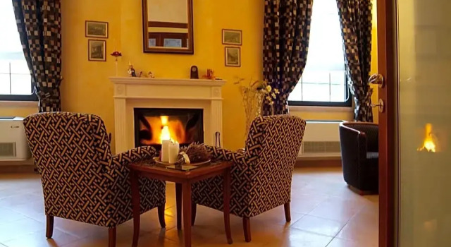 Hotel Ristorante Novecento, Reserva ahora Hotel Hoteles en Palidano con aparcamiento, Aparcamiento