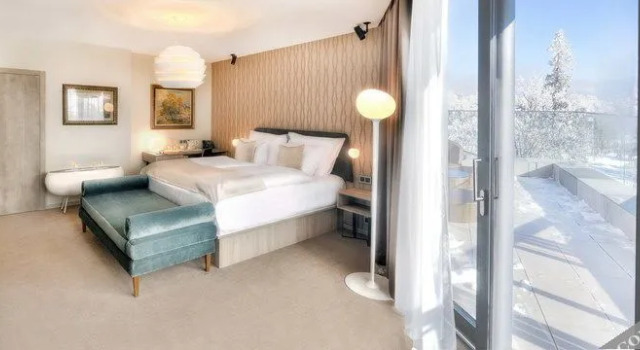 Hotel Lomnica, Rezervovat Hotel Hotely v Prešovský kraj s parkováním, Parkování