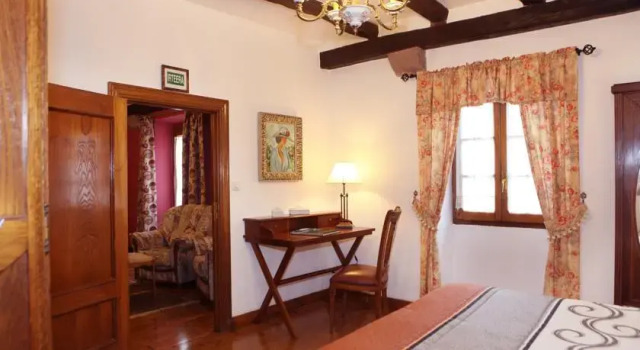 Casa Rural Iribarrenea, Book Hotel Amaiur Spain