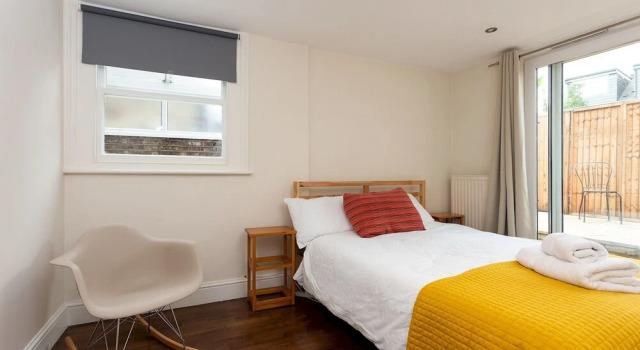 Spacious 1 Bedroom Garden Flat In Clapham Town, Varaa Huoneisto Asunnot kohteessa Merseyside, Huoneisto