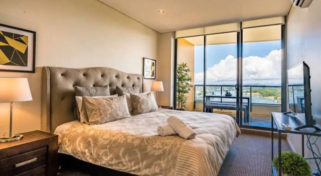 Impressive Views, Sub Penthouse, 2BR Apt, Забронировать Отель Мейн-Бич Голд-Кост, рядом с Endeavour College of Natural Health Gold Coast
