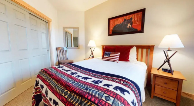 Sunstone 322 Spacious Condo At Sunstone Lodge with Great Complex Amenities, Ski-In Ski-Out by RedAwning
