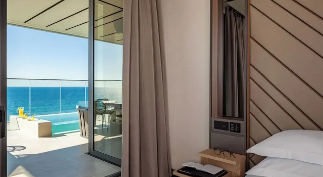 Номер Standard с 2 комнатами с балконом Amathus Residences