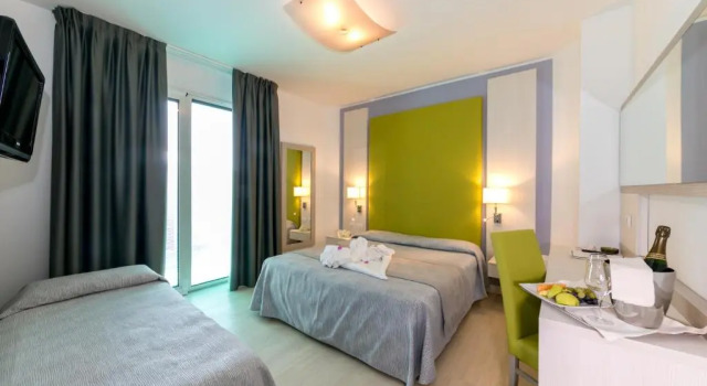 Трёхместный номер Comfort Hotel Europa