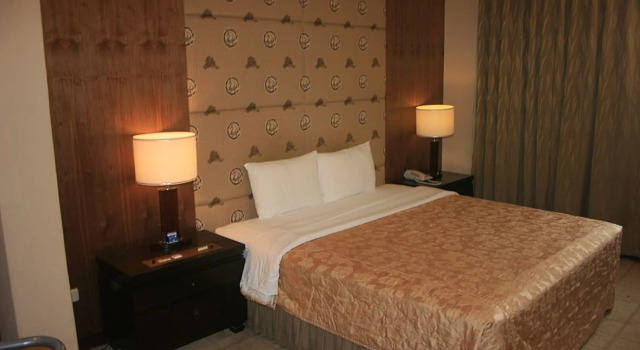Warm Life Hotel
