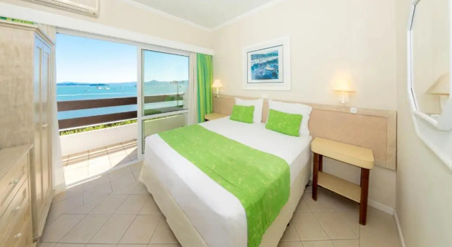 Люкс с видом на море Costa Norte Ponta das Canas Hotel