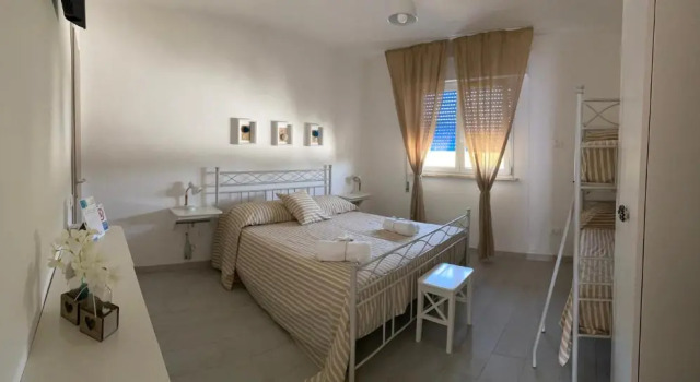 Pinulà, Boek Hotel Maruggio Salento