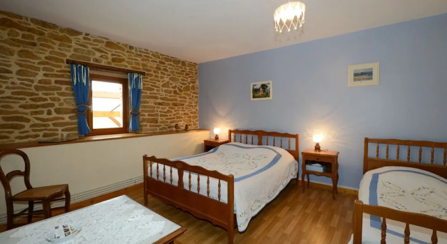 Четырёхместный номер Standard Chambres dhôtes LHirondelle