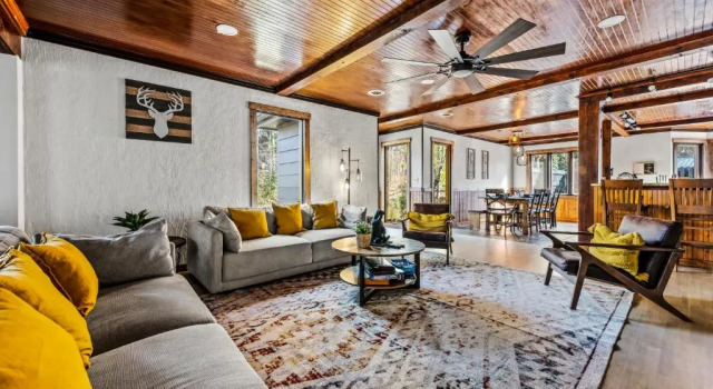 Smoky Bear BnB! Theater, Game Room, Hot Tub, Bar, 5Br 5Ba