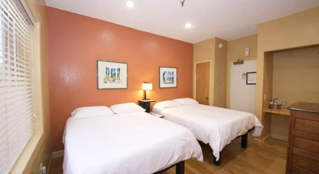 Четырёхместный номер Standard Hyde Park Hotel