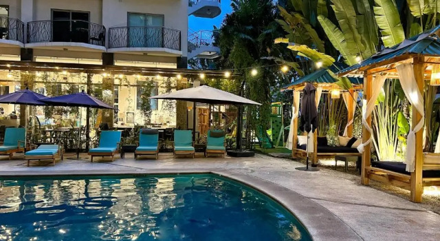Люкс Deluxe PACIFIC SUITES Boutique Hotel and Bistro