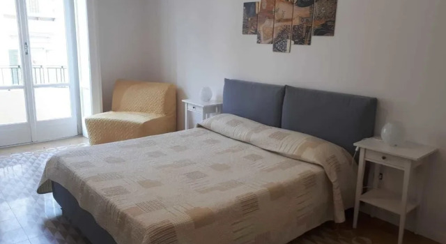 B&B aduepassi, Забронировать Отель «постель и завтрак» Отели Неаполя с парковкой, рядом с Ospedale degli Incurabili, Парковка