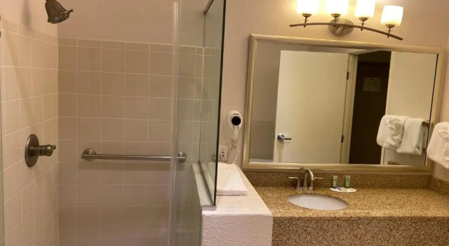 Двухместный люкс A Riverside Inn Travelodge by Wyndham