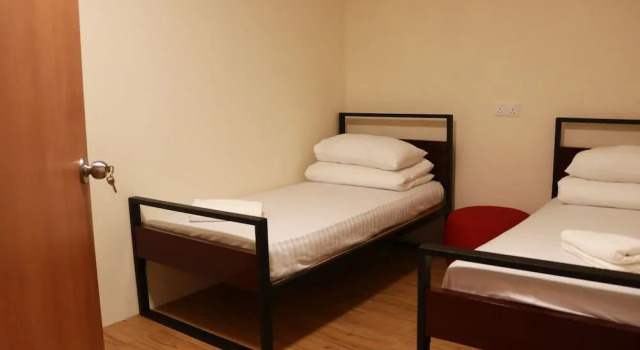 Friends Perk Hostel, Забронировать Хостел Хостелы Куала-Лумпура, рядом с Башни-близнецы Берджая Таймс-Сквэр, Хостел
