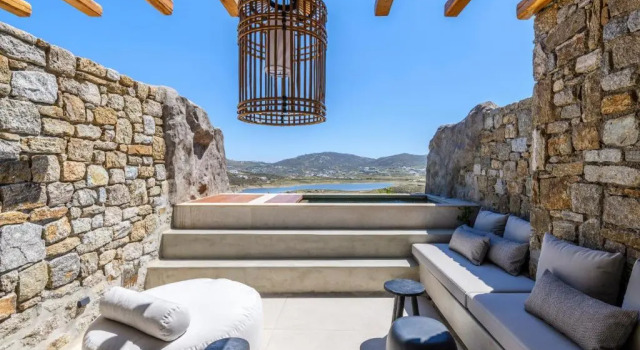 Полулюкс Deluxe Panormos Bay Suites