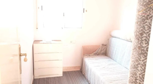 A quiet house with community pool, Забронировать Дом для отпуска Коттеджи Торревьеха, Коттедж