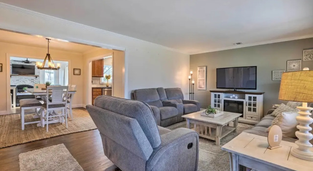 Коттедж с 3 комнатами Mattituck Home w/ Fireplaces - Near Wineries