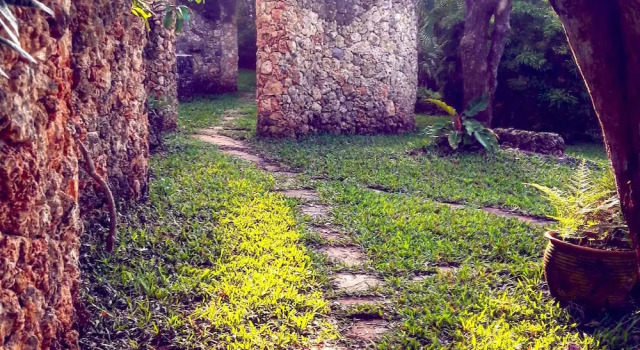 Tiwani Sunset, a little piece of Eden, Book Villa Tiwi Kwale