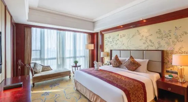Люкс Deluxe Howard Johnson Minmetals Plaza Yingkou