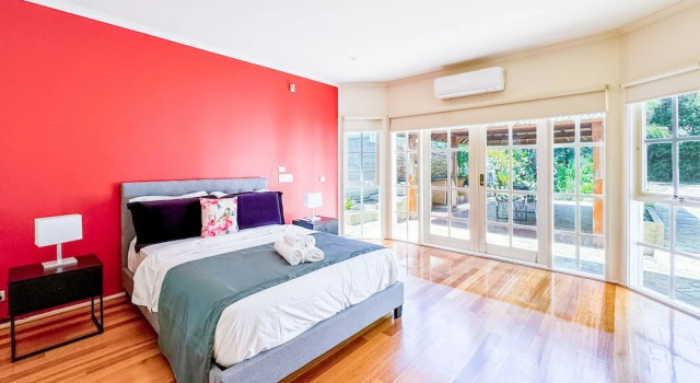 Classic Hampton Retreat, Book Vacation Home Melbourne 