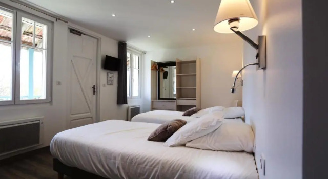 Трёхместный номер Standard с видом на сад Hotel La Buissonniere