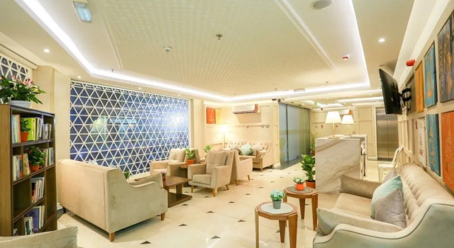 Oyyo Plaza Hotel