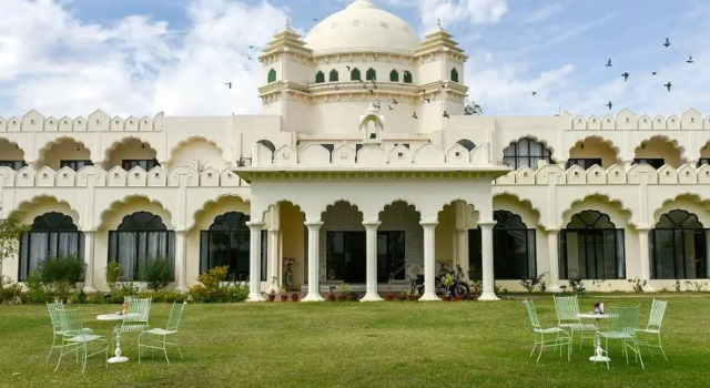Номер Deluxe Gulaab Niwaas Palace