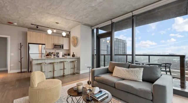 Апартаменты West Loop Duo 2 Stylish 2brs Walk to Dining
