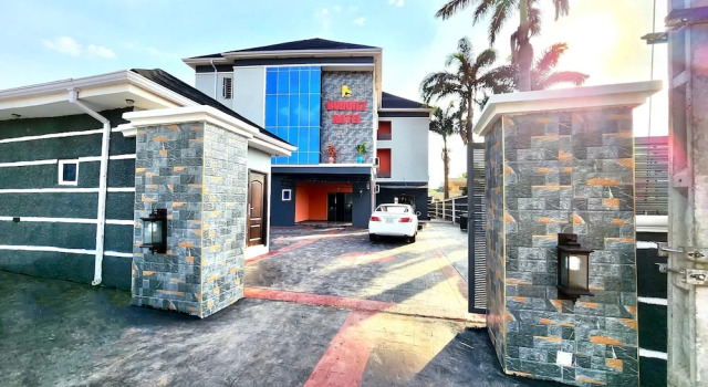 Buddiez Hotel & Resort