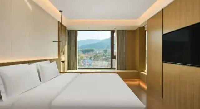 Двухместный люкс Floral Hotel·April Day Garden Hotel