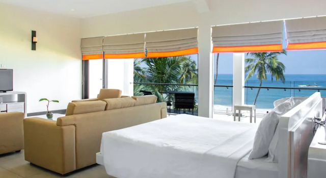 Люкс с балконом Отель Shinagawa Beach Hotel