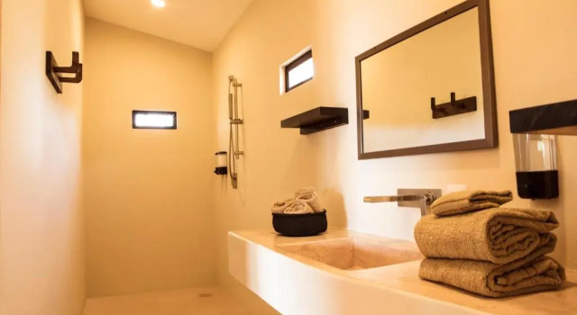 Кровать в общем номере Casa Mono