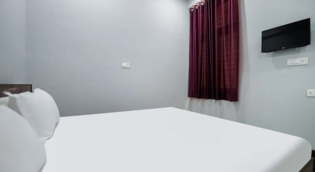 OYO 45931 Hotel Ganesham