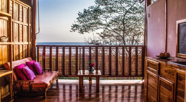Vista Naranja Ocean View Suite Apartments