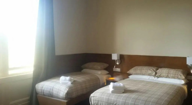 Трёхместный номер Standard Douglas Hotel