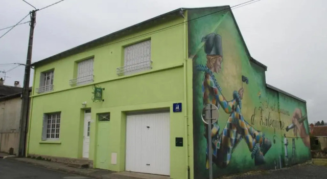 Gîte Dompierre-sur-Besbre, 5 pièces, 8 personnes - FR-1-489-109, Book Hotel Dompierre-sur-Besbre Allier