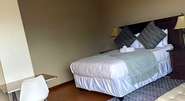 Twenty 4 Hour Rest Bed & Breakfast 3, Buchen Sie Hotel Umtata Wild Coast