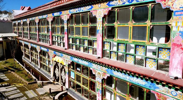 Lhasa 8844 Guesthouse, Rezerwuj Hotel Hotele w Lhasa z parkingiem, w pobliżu Ramoche Temple, Parking