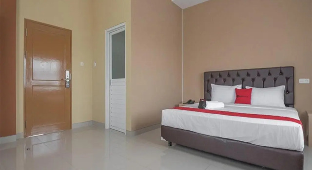 Люкс RedDoorz near Islamic Center Samarinda
