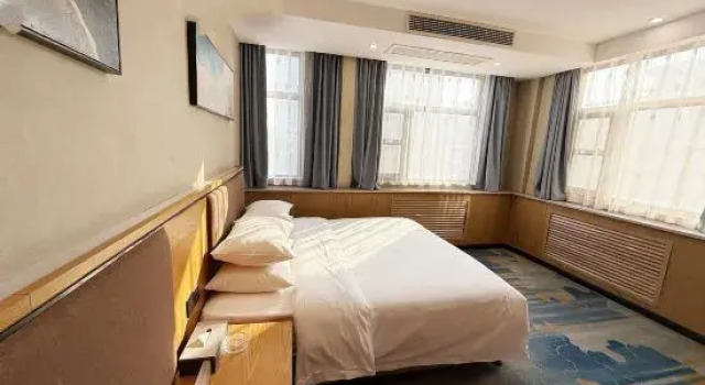Люкс Deluxe Saint Met Hotel (Zhengzhou Convention and Exhibition Center)