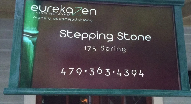 Eureka Zen Cottages, Забронировать Отель Отели Юрика-Спрингса 4 звезды, рядом с Историческая железная дорога Юрика-Спрингс и Северного Арканзаса, 4*