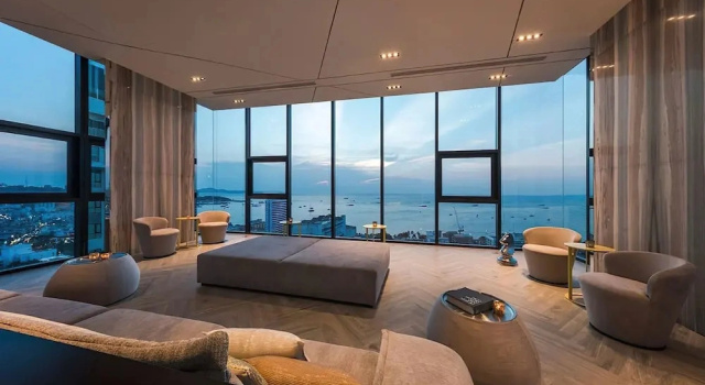Best Location of Pattaya, Sky Pool, Next To Beach