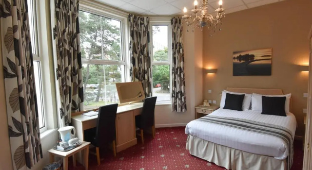 Номер Deluxe The Mayfair Hotel