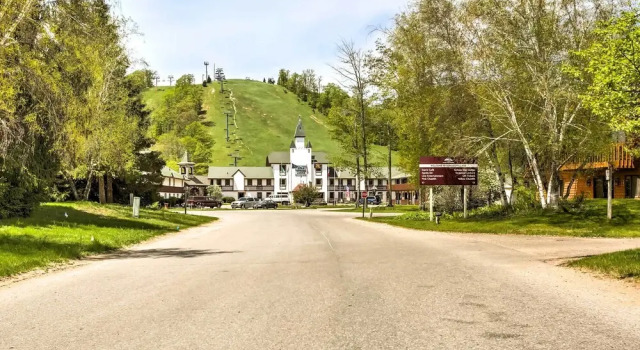 Апартаменты с 2 комнатами с балконом Bellaire Condo in Shanty Creek Resort!
