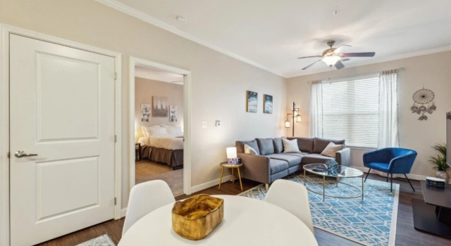 Stylish 1 BR Apartment w Movie Theater, Prenota Appartamento Woodbridge Virginia